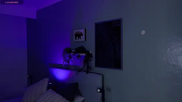 KeendraFox  online show from April 14, 2026, 10:09 am