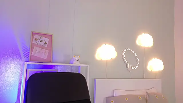 KeendraFox  online show from October 24, 2025, 10:25 am