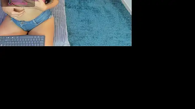 Snapshot of AteneaRoldan chatting on November 8, 2025, 4:16 am AteneaRoldan online show from November 8, 2025, 4:16 am