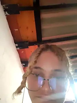 Cherrysweetyx online show from October 27, 2025, 12:50 pm