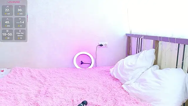 Snapshot of OnlyForYou_ chatting on February 20, 2026, 6:19 am OnlyForYou online show from February 20, 2026, 6:19 am