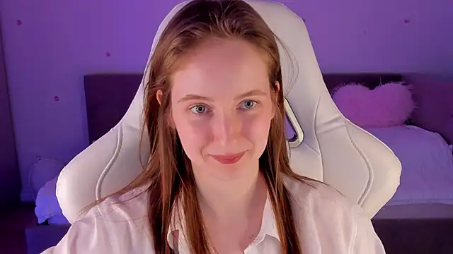 Snapshot of CrystalSoul_ chatting on November 17, 2025, 11:25 am CrystalSoul online show from November 17, 2025, 11:25 am