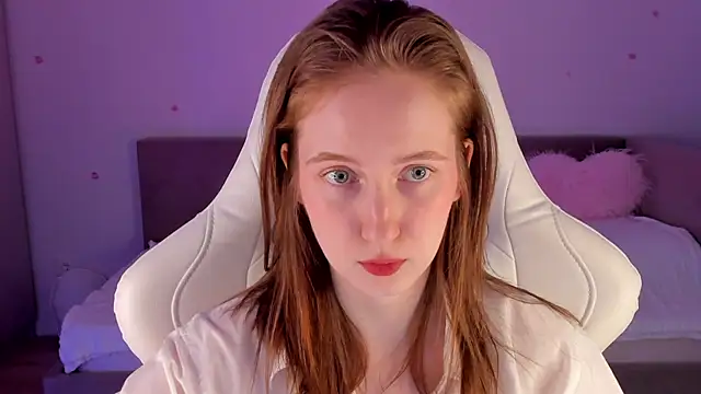 Snapshot of CrystalSoul_ chatting on November 18, 2025, 11:24 am CrystalSoul online show from November 18, 2025, 11:24 am