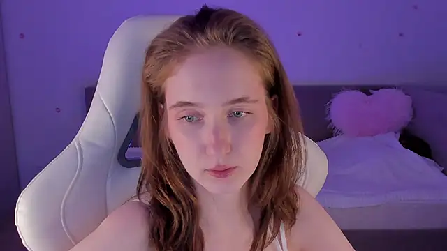 Snapshot of CrystalSoul_ chatting on October 26, 2025, 9:37 pm CrystalSoul online show from October 26, 2025, 9:37 pm