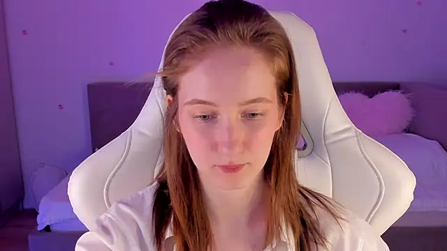 Snapshot of CrystalSoul_ chatting on November 14, 2025, 12:14 am CrystalSoul online show from November 14, 2025, 12:14 am