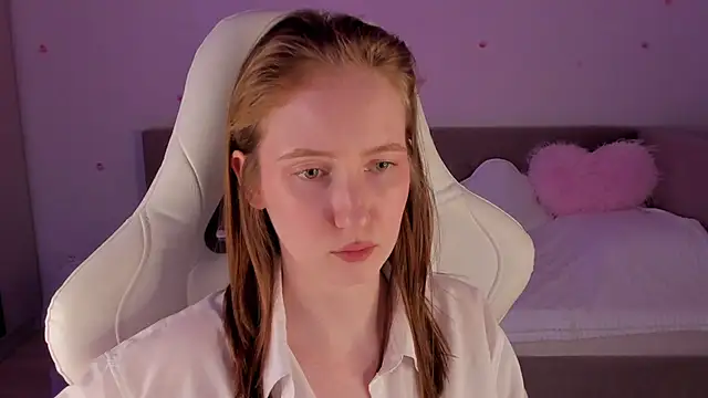 Snapshot of CrystalSoul_ chatting on November 10, 2025, 9:20 pm CrystalSoul online show from November 10, 2025, 9:20 pm