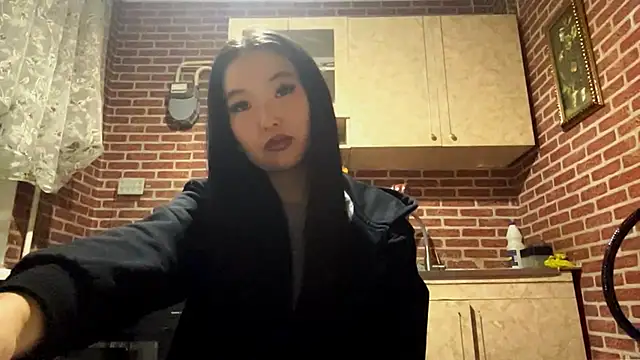 EmmaLeexth online show from November 16, 2025, 1:27 pm