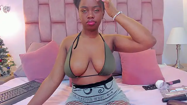 Snapshot of hazellanee chatting on December 1, 2025, 2:23 am hazellanee online show from December 1, 2025, 2:23 am