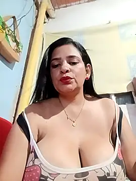 Hugueboobs chantall  online show from September 26, 2025, 11:44 pm