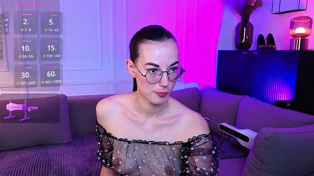 Snapshot of EmmaJakson chatting on October 14, 2025, 5:35 pm EmmaJakson online show from October 14, 2025, 5:35 pm