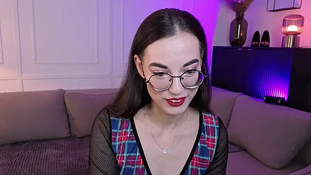 Snapshot of EmmaJakson chatting on September 19, 2025, 2:21 pm EmmaJakson online show from September 19, 2025, 2:21 pm