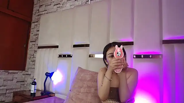 Snapshot of ANLLELOAndANGELA chatting on November 8, 2025, 4:10 pm ANLLELOAndANGELA online show from November 8, 2025, 4:10 pm