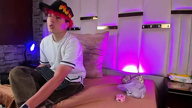 Snapshot of ANLLELOAndANGELA chatting on December 2, 2025, 6:20 pm ANLLELOAndANGELA online show from December 2, 2025, 6:20 pm