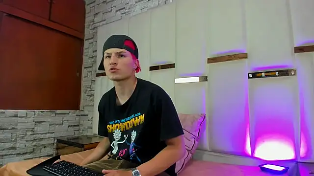 Snapshot of ANLLELOAndANGELA chatting on December 3, 2025, 5:23 pm ANLLELOAndANGELA online show from December 3, 2025, 5:23 pm