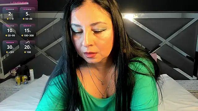 Snapshot of AgataThompson_ chatting on December 2, 2025, 7:15 pm AgataThompson online show from December 2, 2025, 7:15 pm