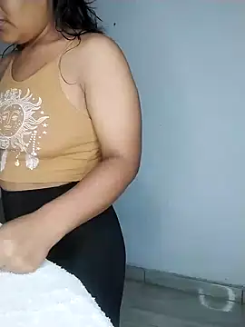 Karin 39 online show from May 8, 2026, 2:26 am