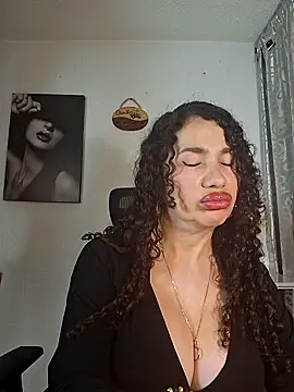 Snapshot of Lina_444 chatting on December 20, 2025, 11:51 pm Lina 444 online show from December 20, 2025, 11:51 pm