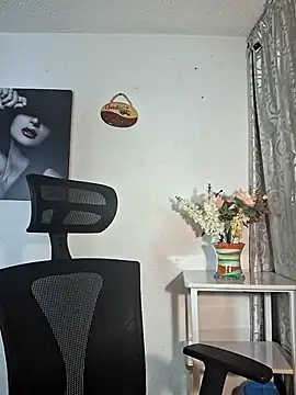 Snapshot of Lina_444 chatting on December 15, 2025, 12:16 am Lina 444 online show from December 15, 2025, 12:16 am