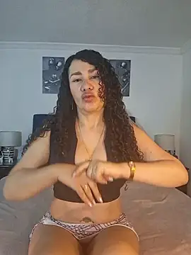 Snapshot of Lina_444 chatting on February 19, 2026, 12:07 am Lina 444 online show from February 19, 2026, 12:07 am