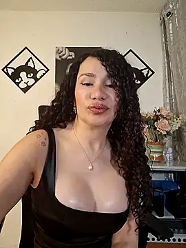 Snapshot of Lina_444 chatting on February 17, 2026, 12:30 am Lina 444 online show from February 17, 2026, 12:30 am