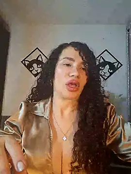 Snapshot of Lina_444 chatting on February 6, 2026, 1:45 am Lina 444 online show from February 6, 2026, 1:45 am