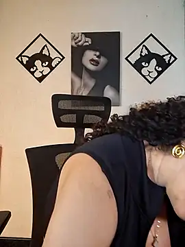 Snapshot of Lina_444 chatting on February 28, 2026, 11:59 pm Lina 444 online show from February 28, 2026, 11:59 pm