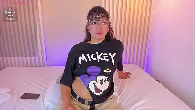 Snapshot of rossvega chatting on November 13, 2025, 8:46 pm rossvega online show from November 13, 2025, 8:46 pm