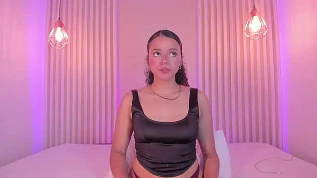 Snapshot of rossvega chatting on December 4, 2025, 8:19 pm rossvega online show from December 4, 2025, 8:19 pm