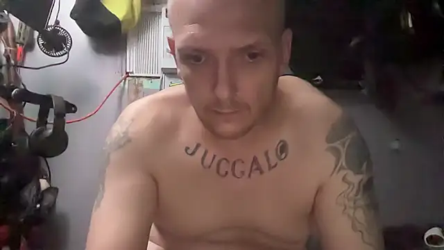 Snapshot of lickyluke17 chatting on July 16, 2026, 4:53 am lickyluke17 online show from July 16, 2026, 4:53 am