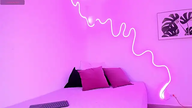 Tiffany brownn online show from September 26, 2025, 7:43 pm