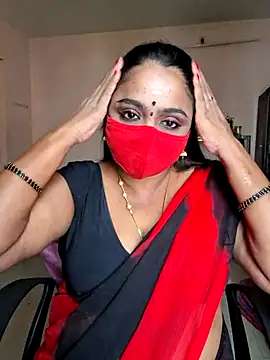 Snapshot of queendivya chatting on June 26, 2026, 5:02 am queendivya online show from June 26, 2026, 5:02 am