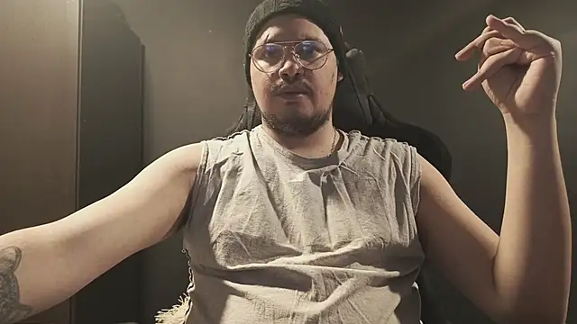 Snapshot of JoelHot_ chatting on October 16, 2025, 10:18 pm JoelHot  online show from October 16, 2025, 10:18 pm