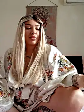 Snapshot of mariabloom9 chatting on December 4, 2025, 9:30 am mariabloom9 online show from December 4, 2025, 9:30 am