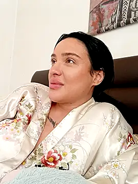 Snapshot of mariabloom9 chatting on October 17, 2025, 9:45 am mariabloom9 online show from October 17, 2025, 9:45 am