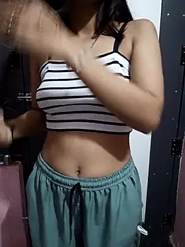 Baby girl67 online show from October 29, 2025, 7:02 pm