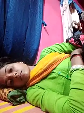 Snapshot of Hot_reshmaji chatting on November 5, 2025, 9:29 pm Hot reshmaji online show from November 5, 2025, 9:29 pm