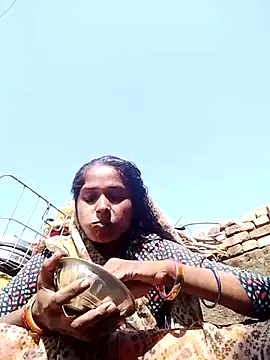 Snapshot of Hot_reshmaji chatting on December 5, 2025, 7:18 am Hot reshmaji online show from December 5, 2025, 7:18 am