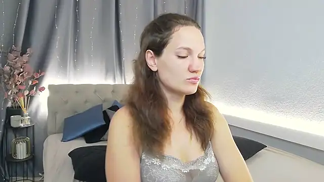 IvetaRayy online show from October 19, 2025, 10:18 am