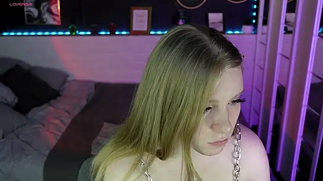 Snapshot of Layla_Glam chatting on September 24, 2025, 5:03 am Layla Glam online show from September 24, 2025, 5:03 am