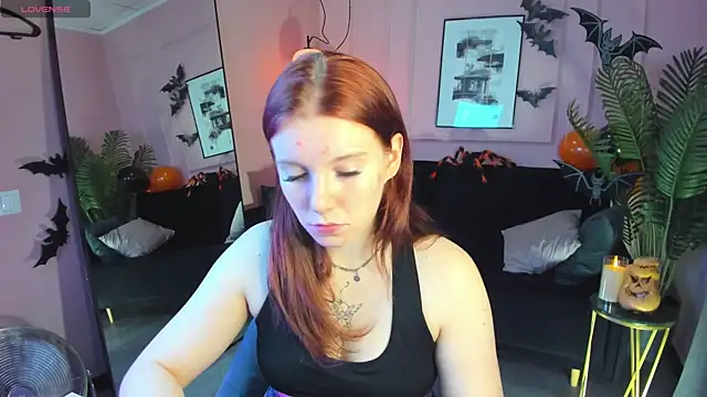 Snapshot of Layla_Glam chatting on November 3, 2025, 5:34 am Layla Glam online show from November 3, 2025, 5:34 am