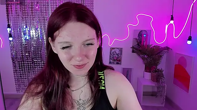 Snapshot of Layla_Glam chatting on October 10, 2025, 1:34 pm Layla Glam online show from October 10, 2025, 1:34 pm