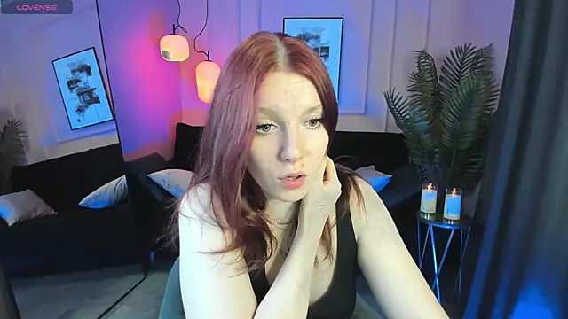 Snapshot of Layla_Glam chatting on October 26, 2025, 5:30 am Layla Glam online show from October 26, 2025, 5:30 am