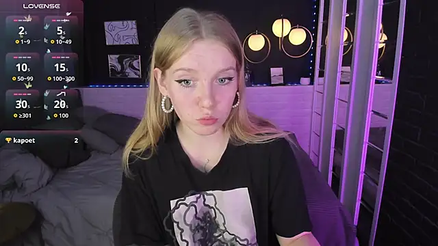 Snapshot of Layla_Glam chatting on September 20, 2025, 1:38 pm Layla Glam online show from September 20, 2025, 1:38 pm