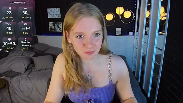 Snapshot of Layla_Glam chatting on September 21, 2025, 1:38 pm Layla Glam online show from September 21, 2025, 1:38 pm