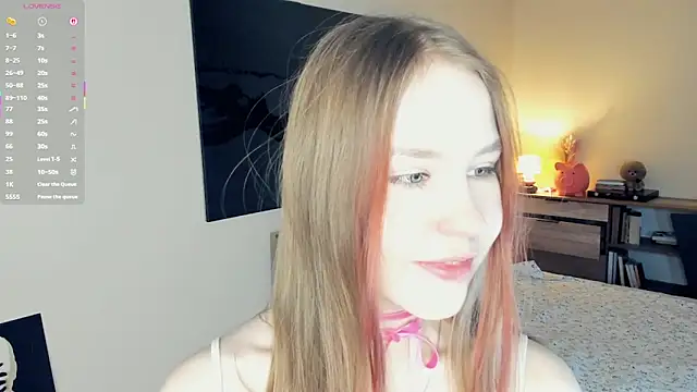 Snapshot of MaliaBourraine chatting on January 11, 2026, 7:04 am MaliaBourraine online show from January 11, 2026, 7:04 am