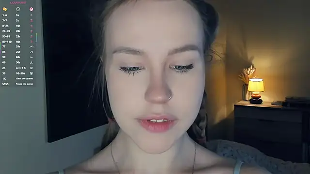 Snapshot of MaliaBourraine chatting on December 21, 2025, 7:10 am MaliaBourraine online show from December 21, 2025, 7:10 am