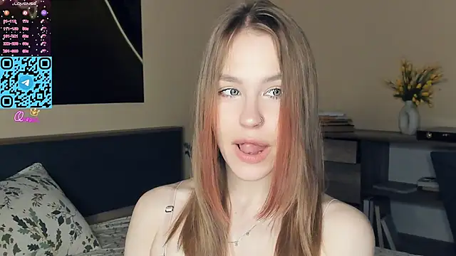 MaliaBourraine online show from April 15, 2026, 7:14 am