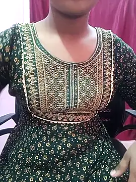 Snapshot of pari_rani7 chatting on November 18, 2025, 3:54 am pari rani7 online show from November 18, 2025, 3:54 am