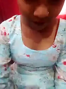 Snapshot of pari_rani7 chatting on October 29, 2025, 4:33 am pari rani7 online show from October 29, 2025, 4:33 am