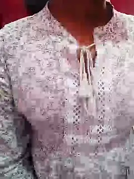 Snapshot of pari_rani7 chatting on November 26, 2025, 4:56 am pari rani7 online show from November 26, 2025, 4:56 am